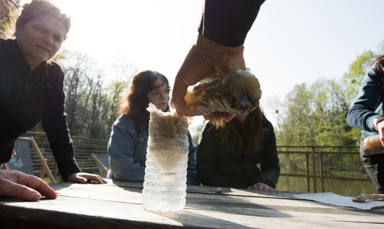 bushcraft survie filtration de l'eau